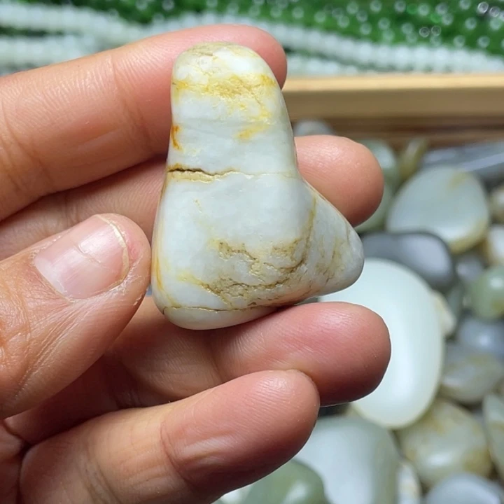 和田玉未镶嵌珠宝半成品