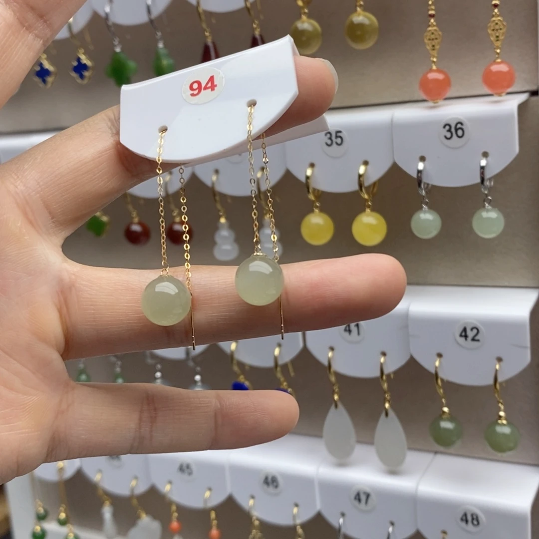 18K金镶嵌和田玉耳饰