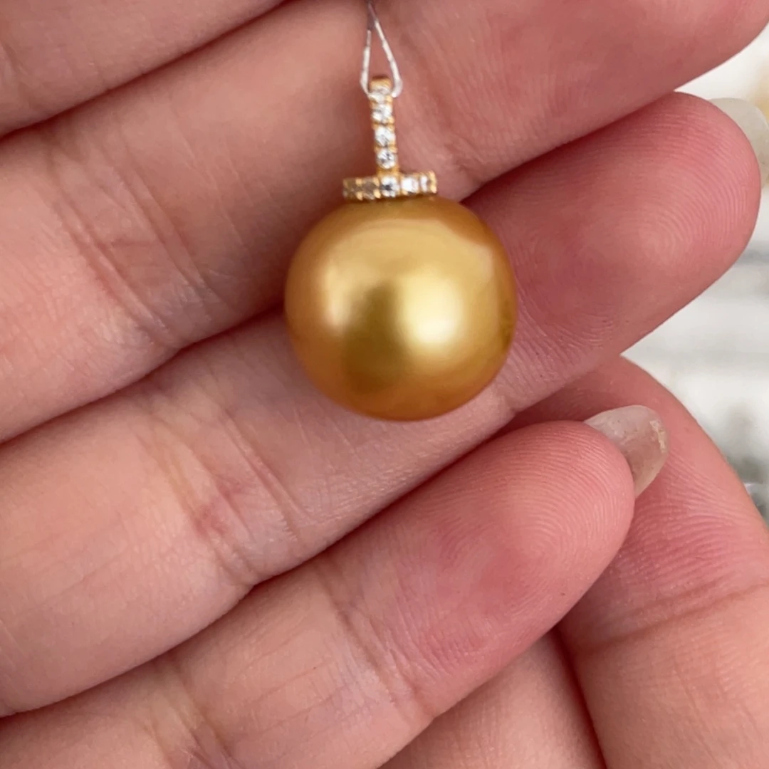 18K金镶嵌海水珍珠吊坠(不含链)12.8mm