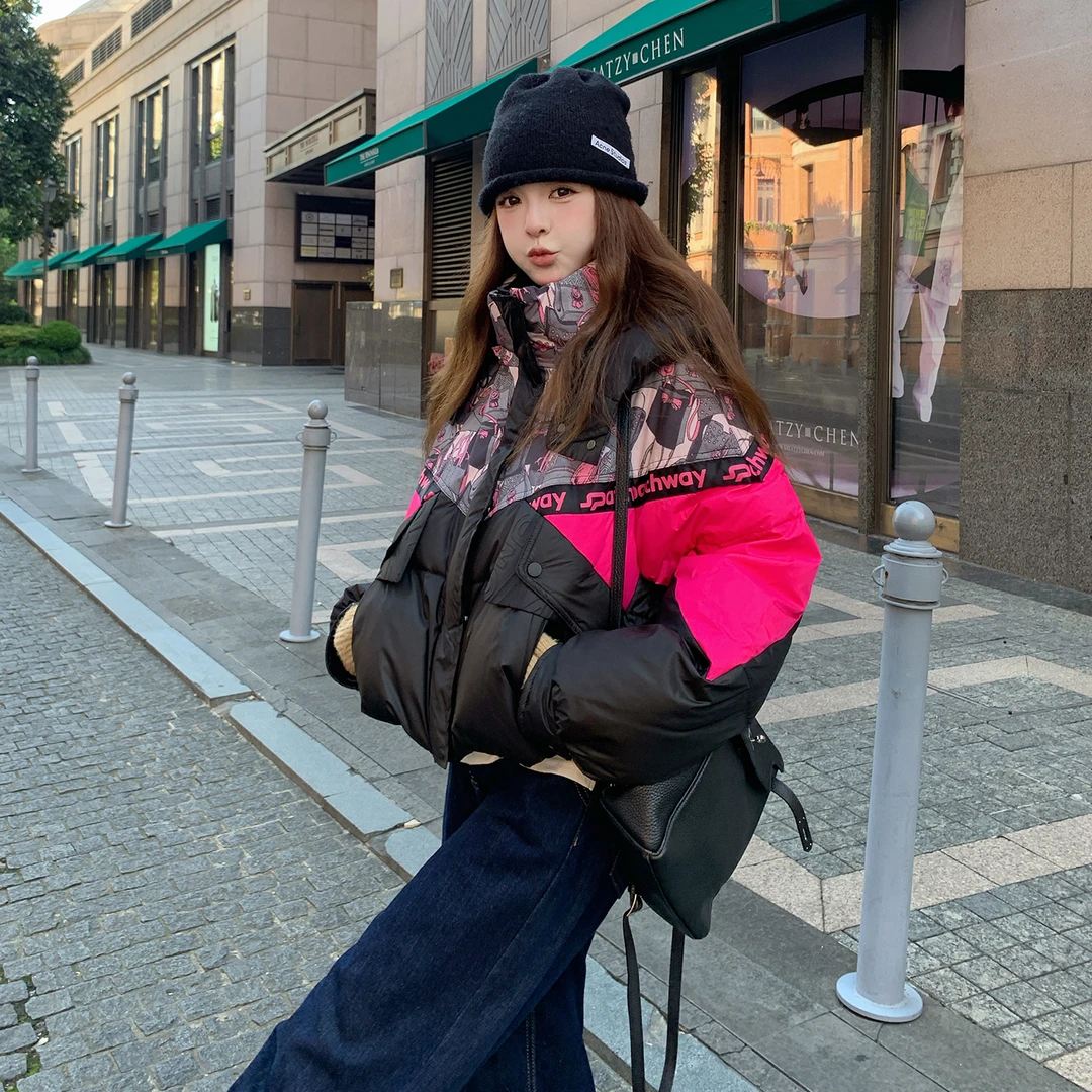 潮牌撞色短款印花羽绒服女2025冬季新款轻薄设计感连帽白鸭绒外套