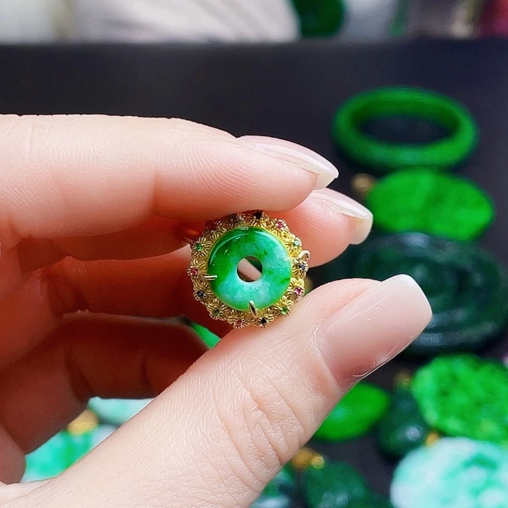 翡翠银S925镶嵌颈饰多样性