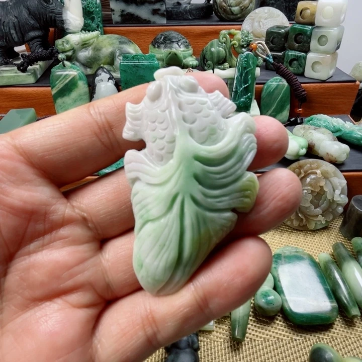 独山玉未镶嵌珠宝半成品