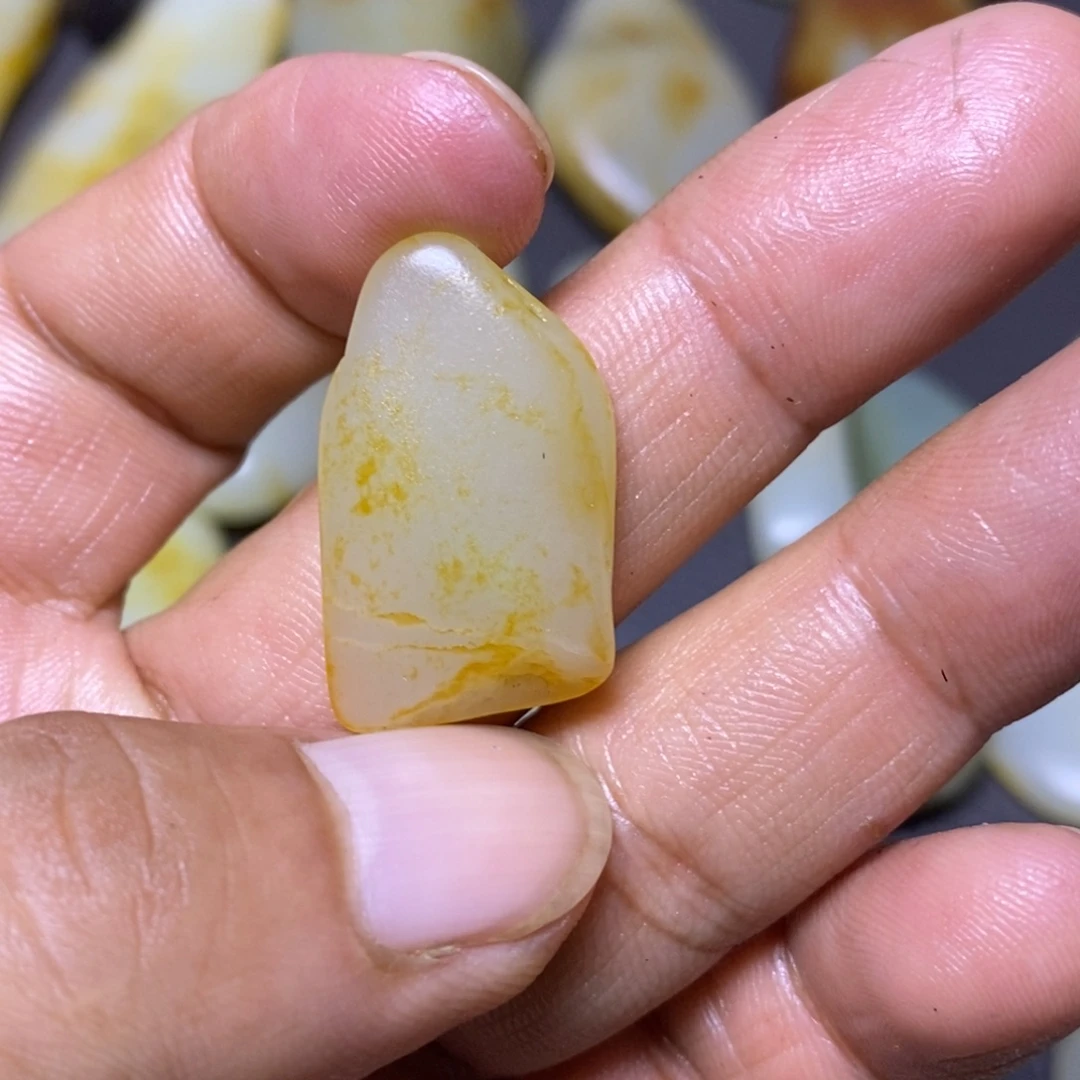 和田玉（糖玉）未镶嵌挂件