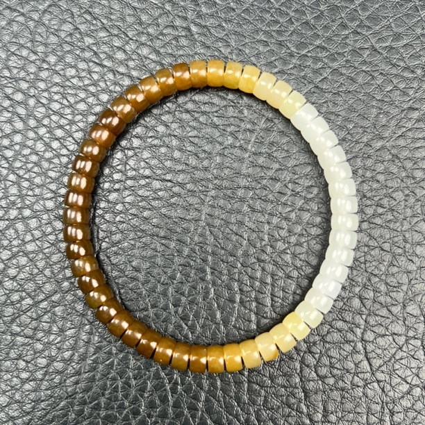 天然和田玉6mm糖渐变药片手串