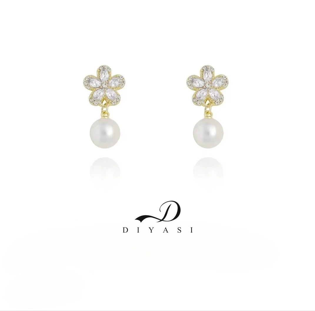 铜合金仿珍珠耳饰 秋款耳钉耳环花朵百搭气质小众百搭精致0061Y