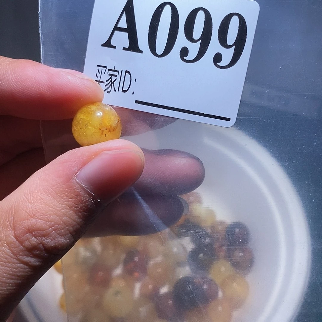 琥珀珠宝奇石未镶嵌