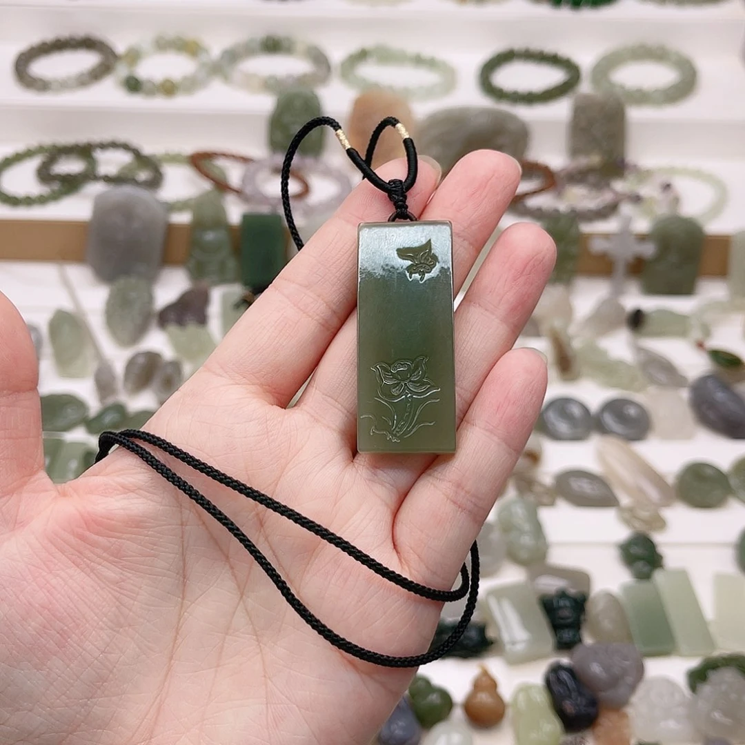 和田玉吊坠未镶嵌?*楠