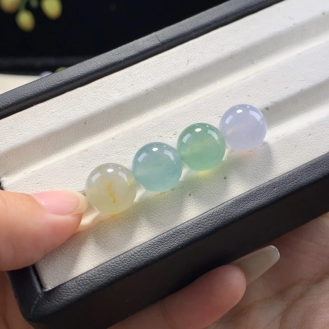 翡翠未镶嵌手串卡12春夏秋冬