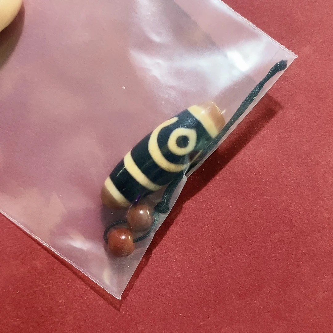 布***式玛瑙/玉髓未镶嵌颈饰行运双鱼二眼