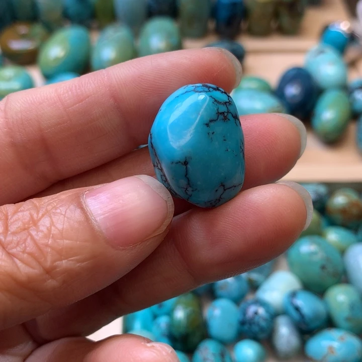 唐***人绿松石未镶嵌珠宝奇石