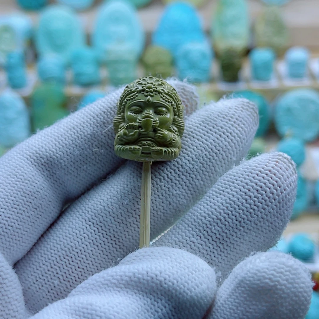 绿松石未镶嵌珠宝奇石