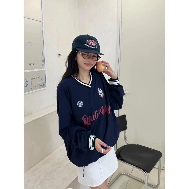 QM-美式复古运动风字母Kitty长袖T恤女秋季宽松撞色V领上衣-0312