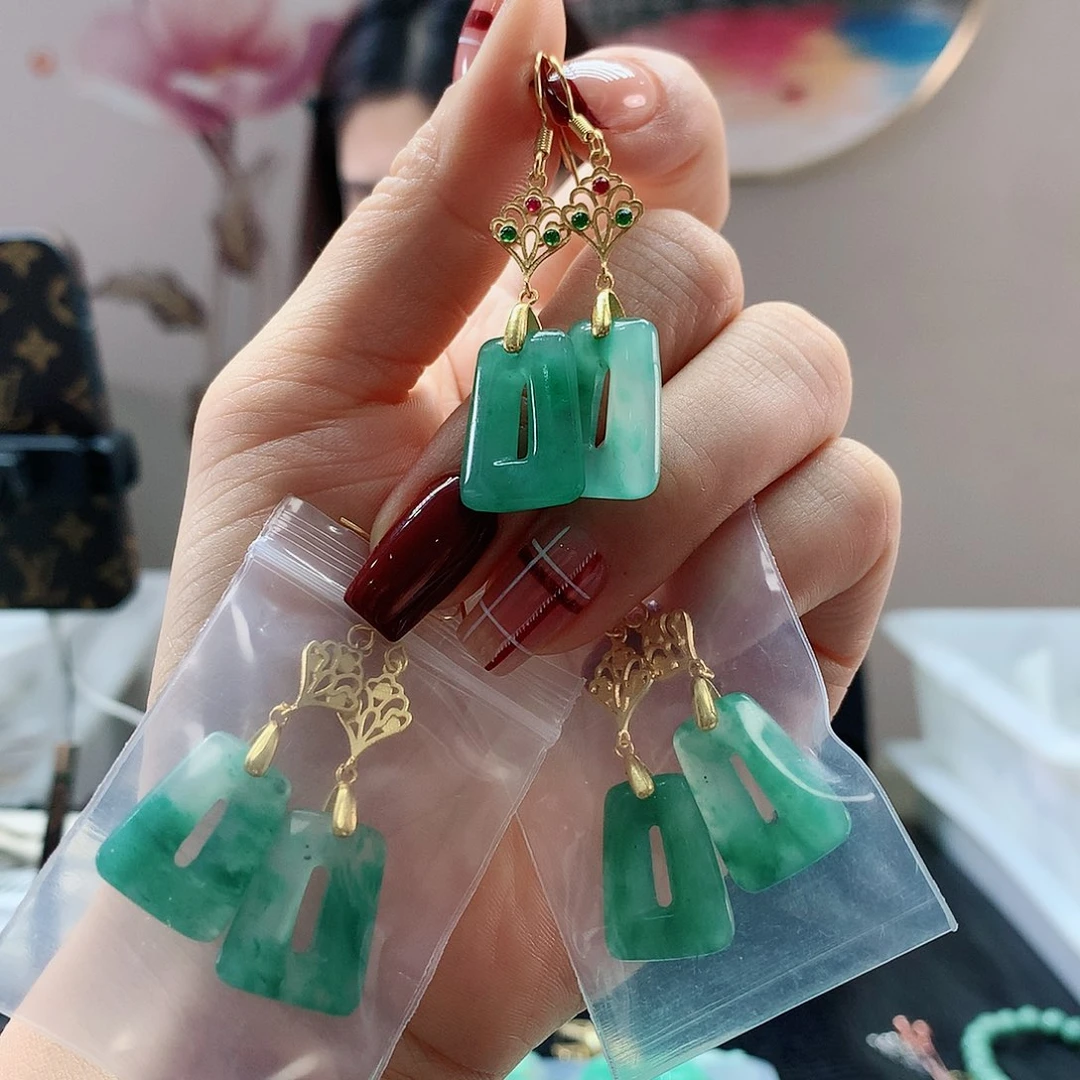 【闪购商品】石英质玉耳钉未镶嵌多样性发其一