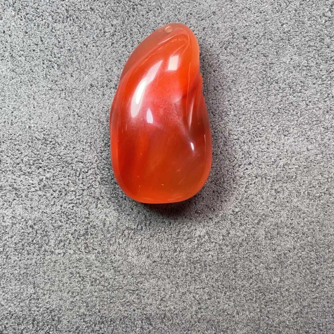 严***海南红玛瑙随型未镶嵌