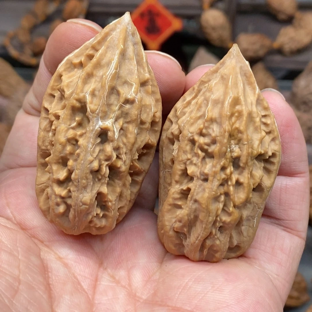 文玩核桃把件通天塔有虫爬