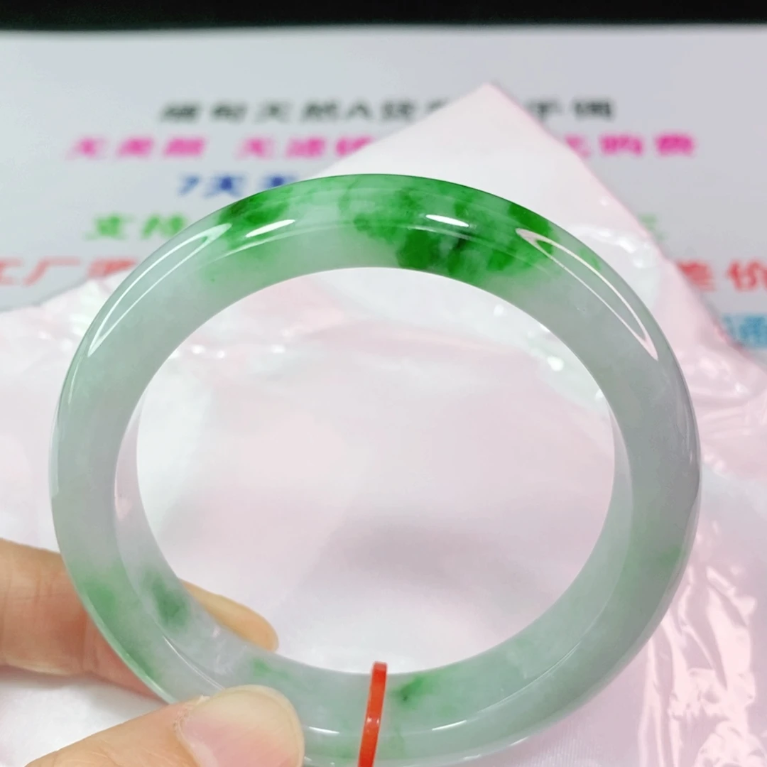 翡翠手镯未镶嵌56.8圈口正圈