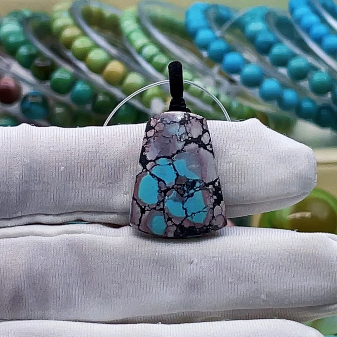 绿松石未镶嵌挂件