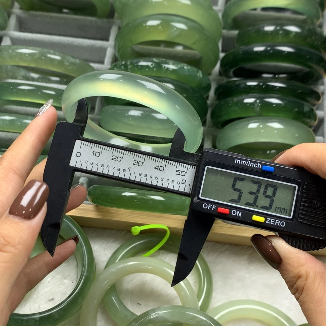 蛇纹石玉未镶嵌手镯315