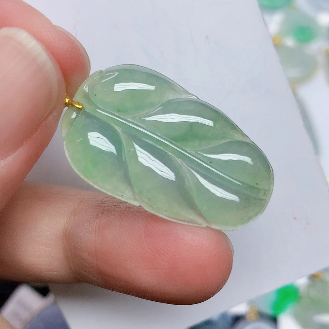 翡翠18K金镶嵌颈饰3567899