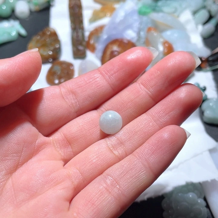 【闪购商品】翡翠颈饰未镶嵌s****r天然翡翠