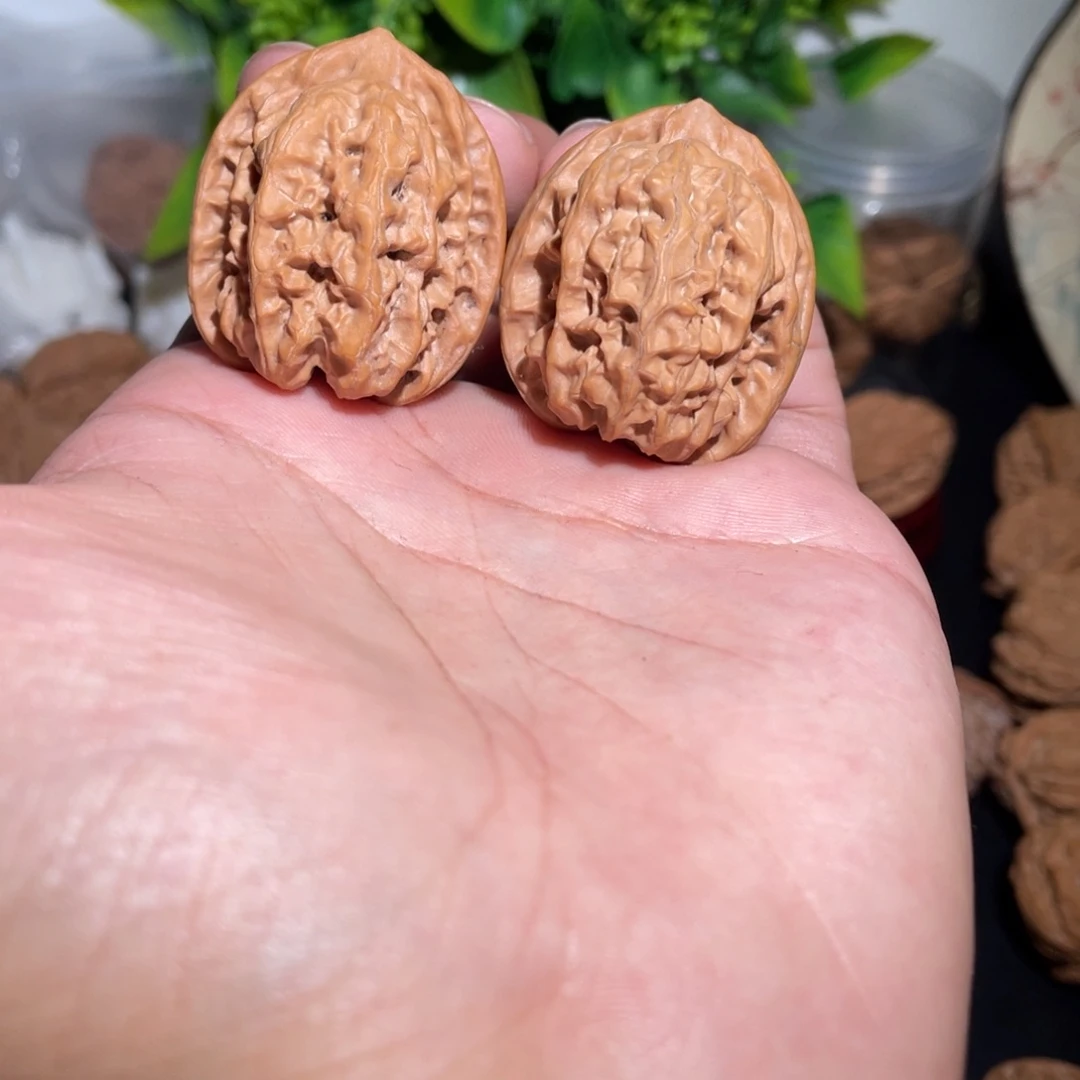 文玩核桃把件33磐石