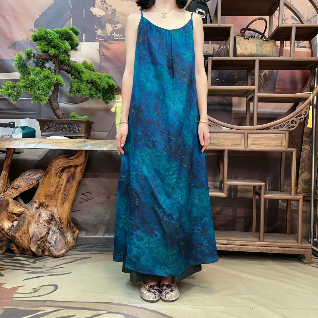 40姆米蓝色荷塘月色吊带裙100桑蚕丝款