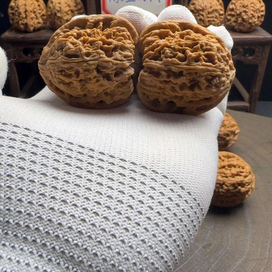 文玩核桃吊坠42炮弹  54克