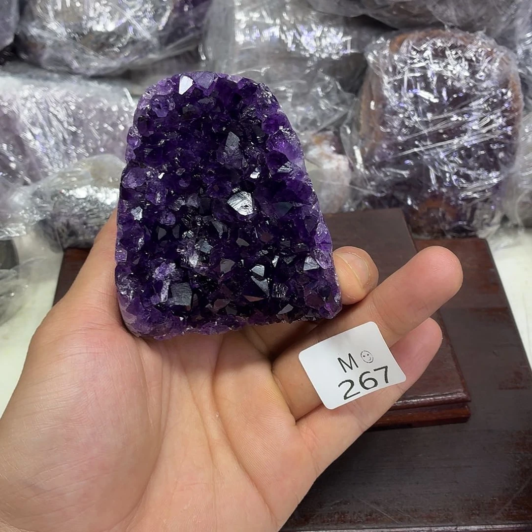 未镶嵌水晶大型摆件（非配饰）