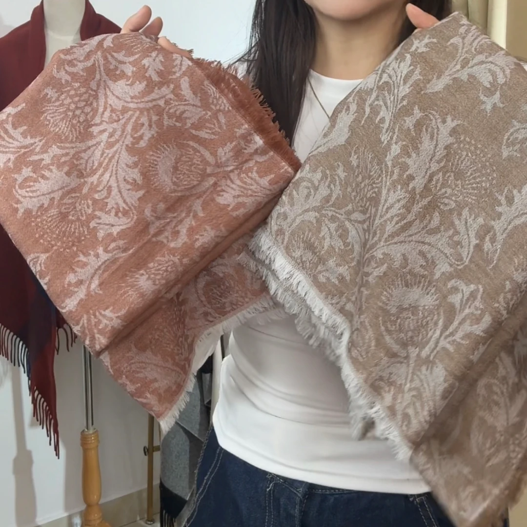 老钱风！蓟花暗纹绒纯羊绒围巾 高端植物纹样保暖百搭女士披肩