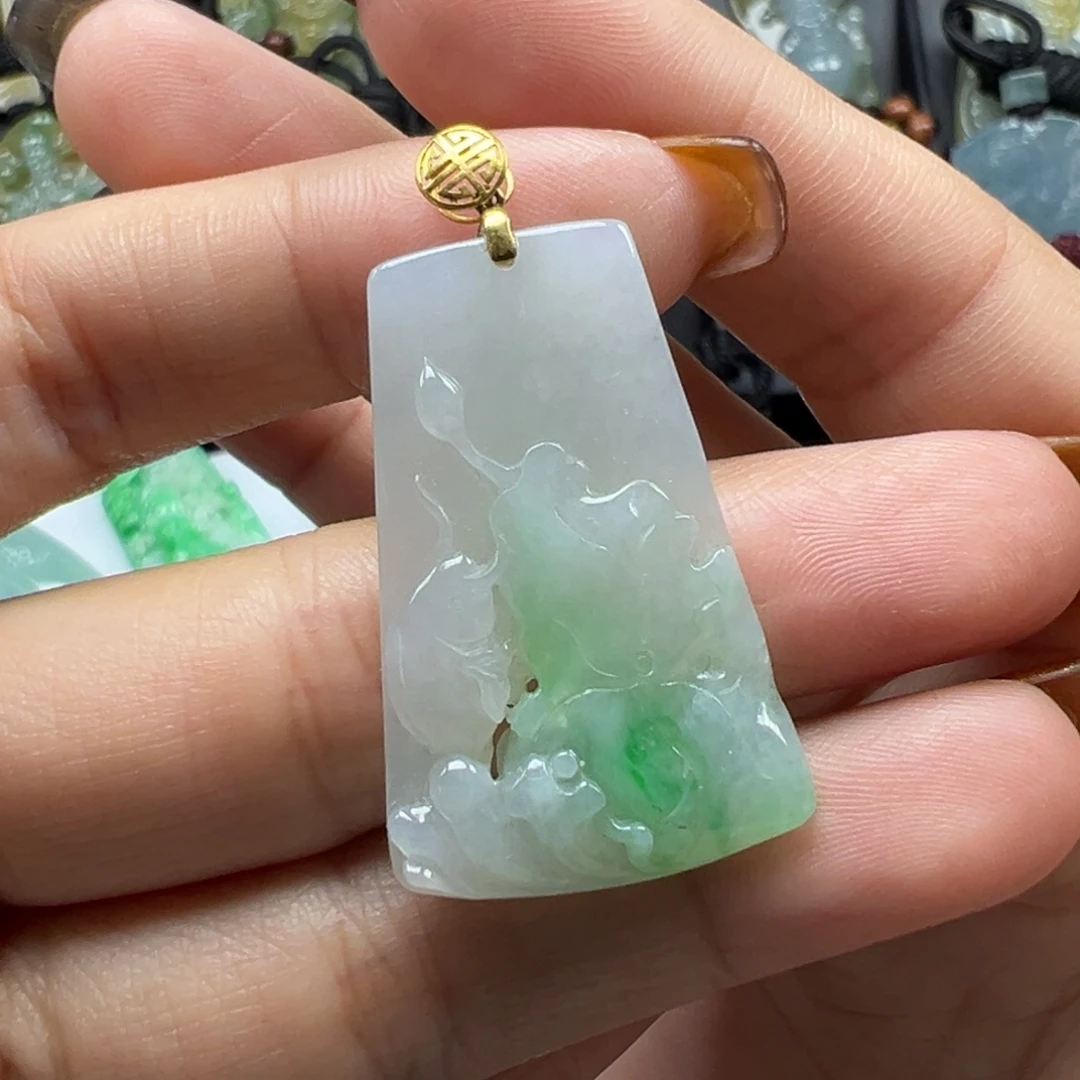 翡翠未镶嵌颈饰荷花鱼