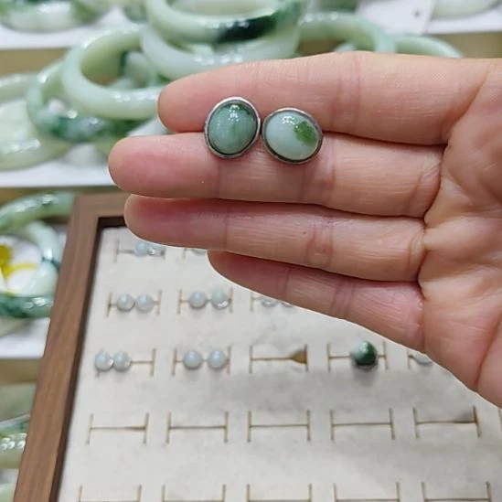 冬***月透闪石-蛇纹石玉银S925镶嵌颈饰