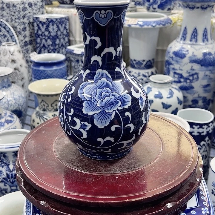 摆件手工手绘高温釉下彩家居摆件，花瓶