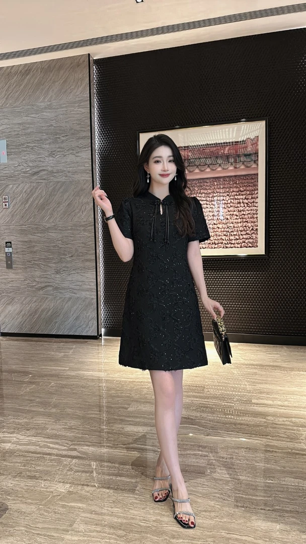 深圳南油气质重工盘扣绣花亮片A裙连衣裙