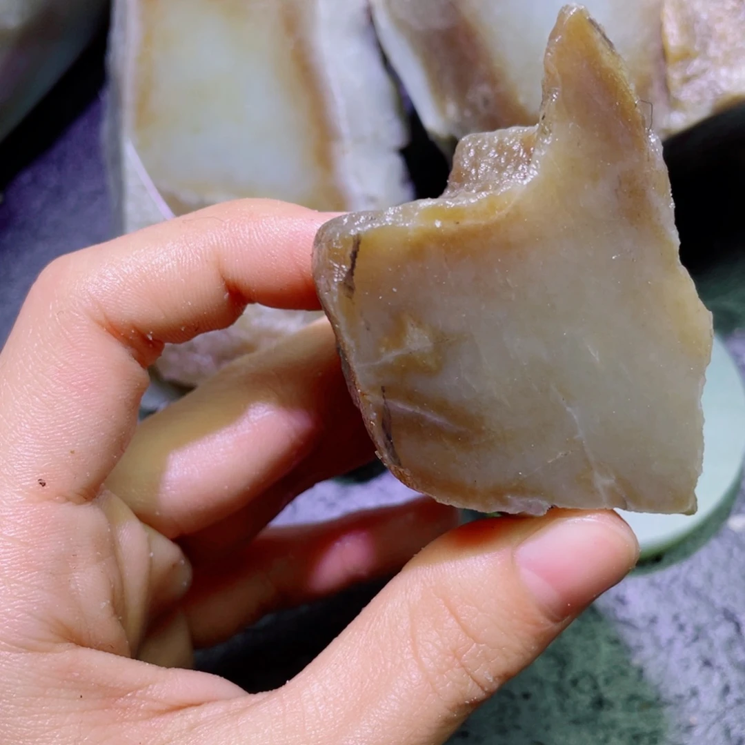 和田玉未镶嵌珠宝半成品