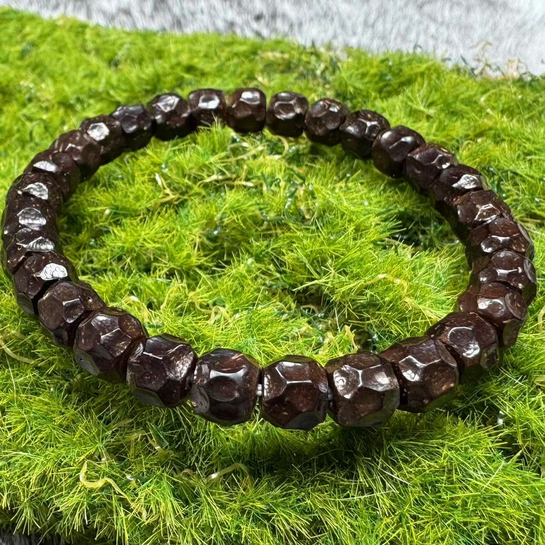 尺寸8*6.6mm左右椰蒂原生态雕刻无相单圈一条《小鱼文玩》J090