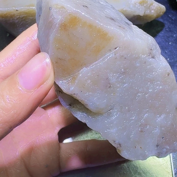 和田玉未镶嵌珠宝半成品