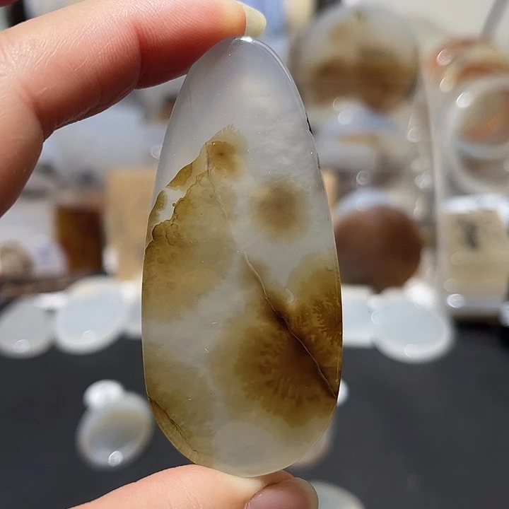 玛瑙/玉髓未镶嵌颈饰