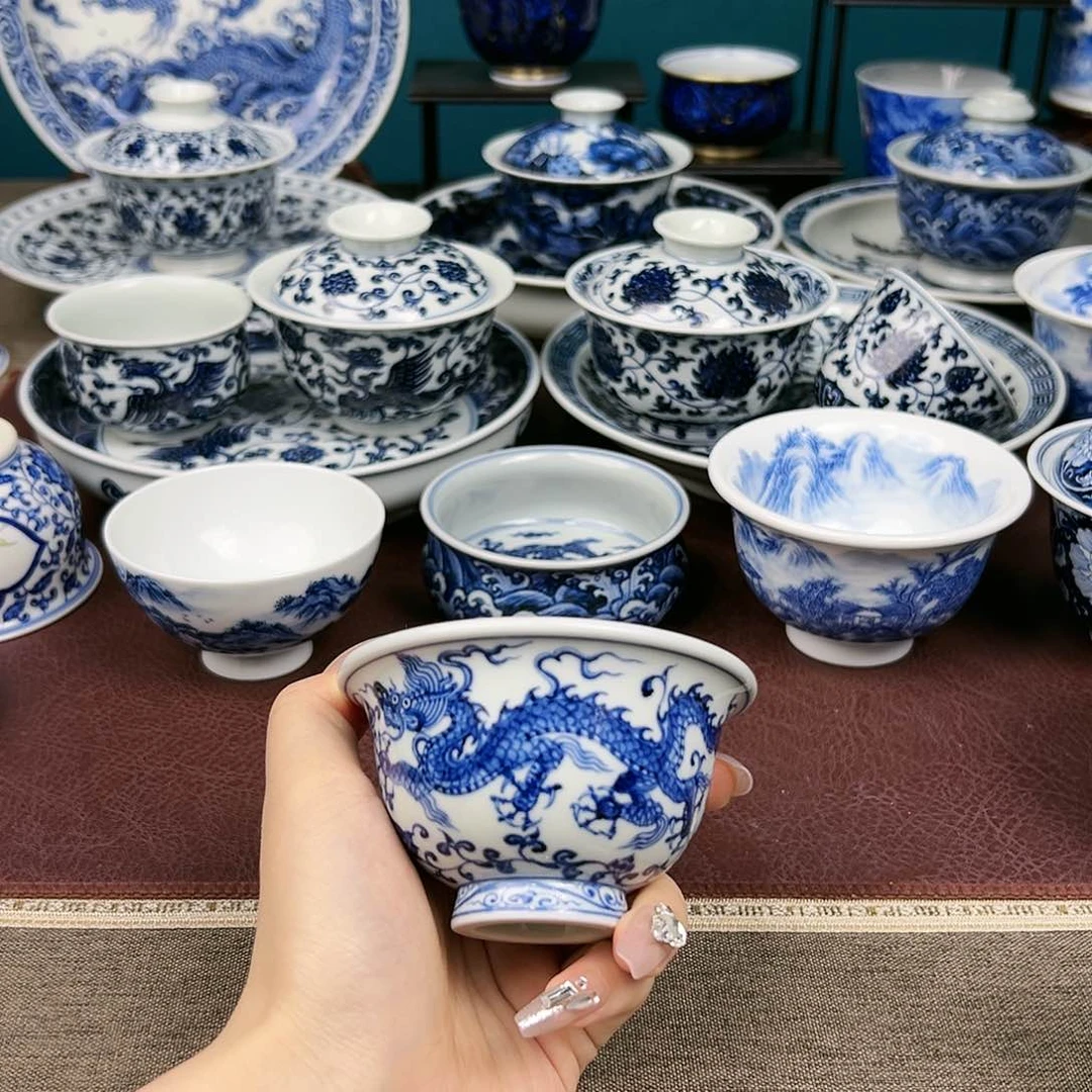 一**2景德镇陶瓷杯。  景德镇