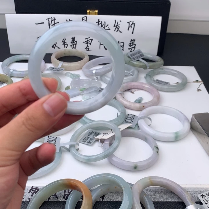 我***吖翡翠手镯未镶嵌1112223333444