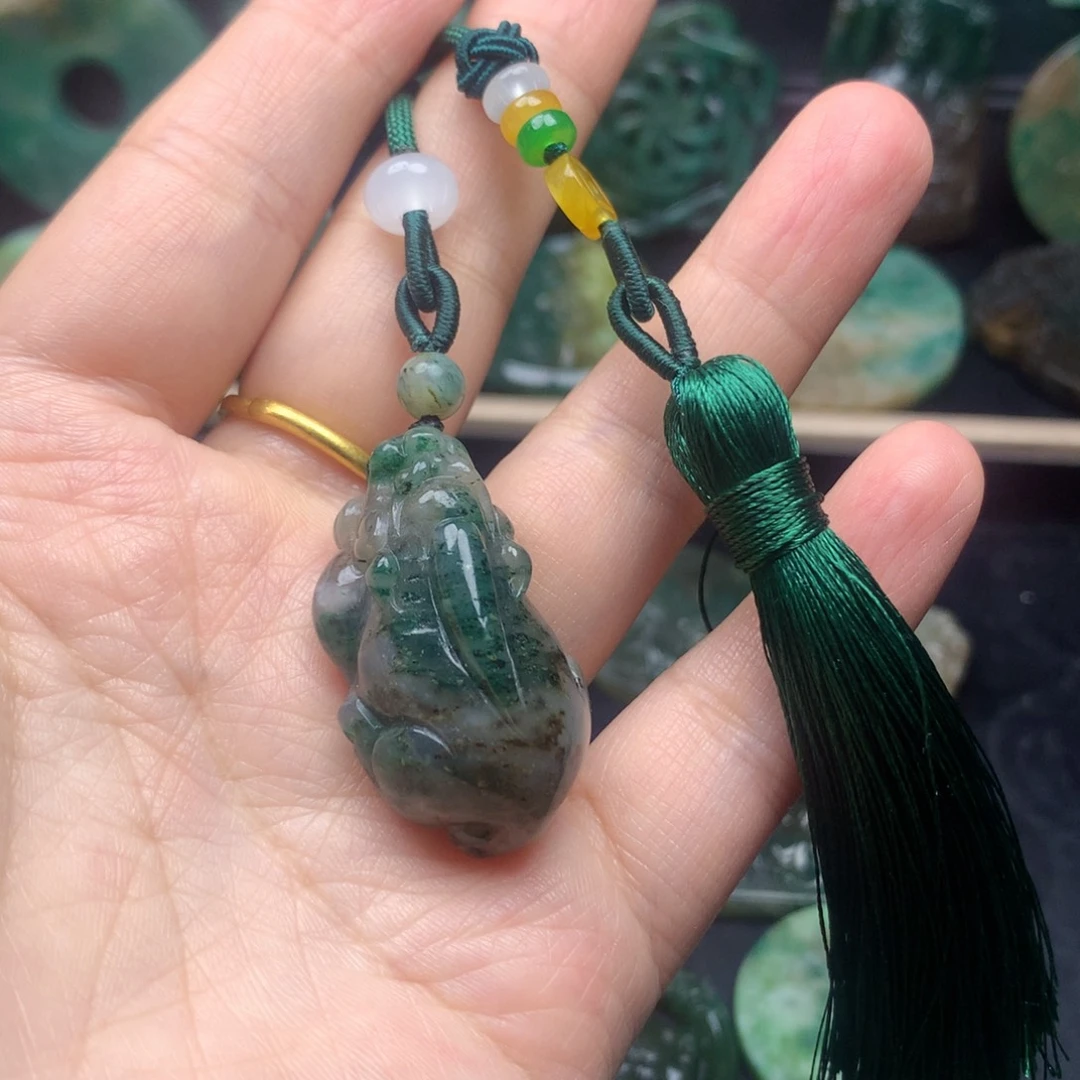 想***你独山玉未镶嵌颈饰