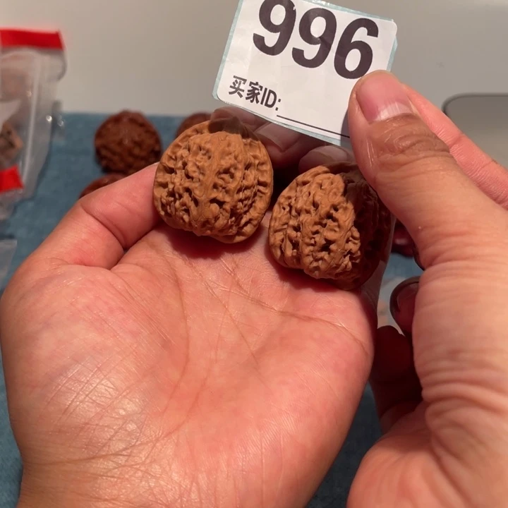 把件文玩核桃野生座佛