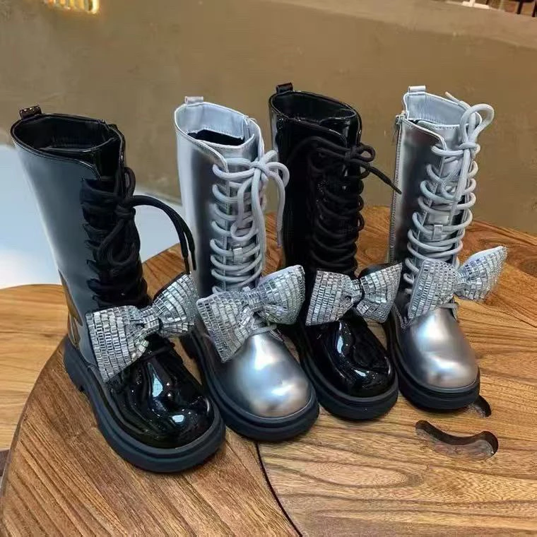 休闲时尚百搭款单里漆皮儿童靴子