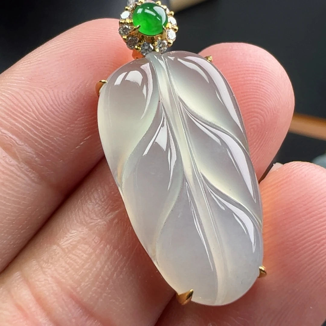 翡翠18K金镶嵌颈饰叶子25.5