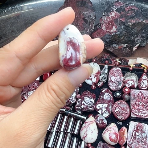 【闪购商品】天然辰砂天然原矿朱砂吊坠