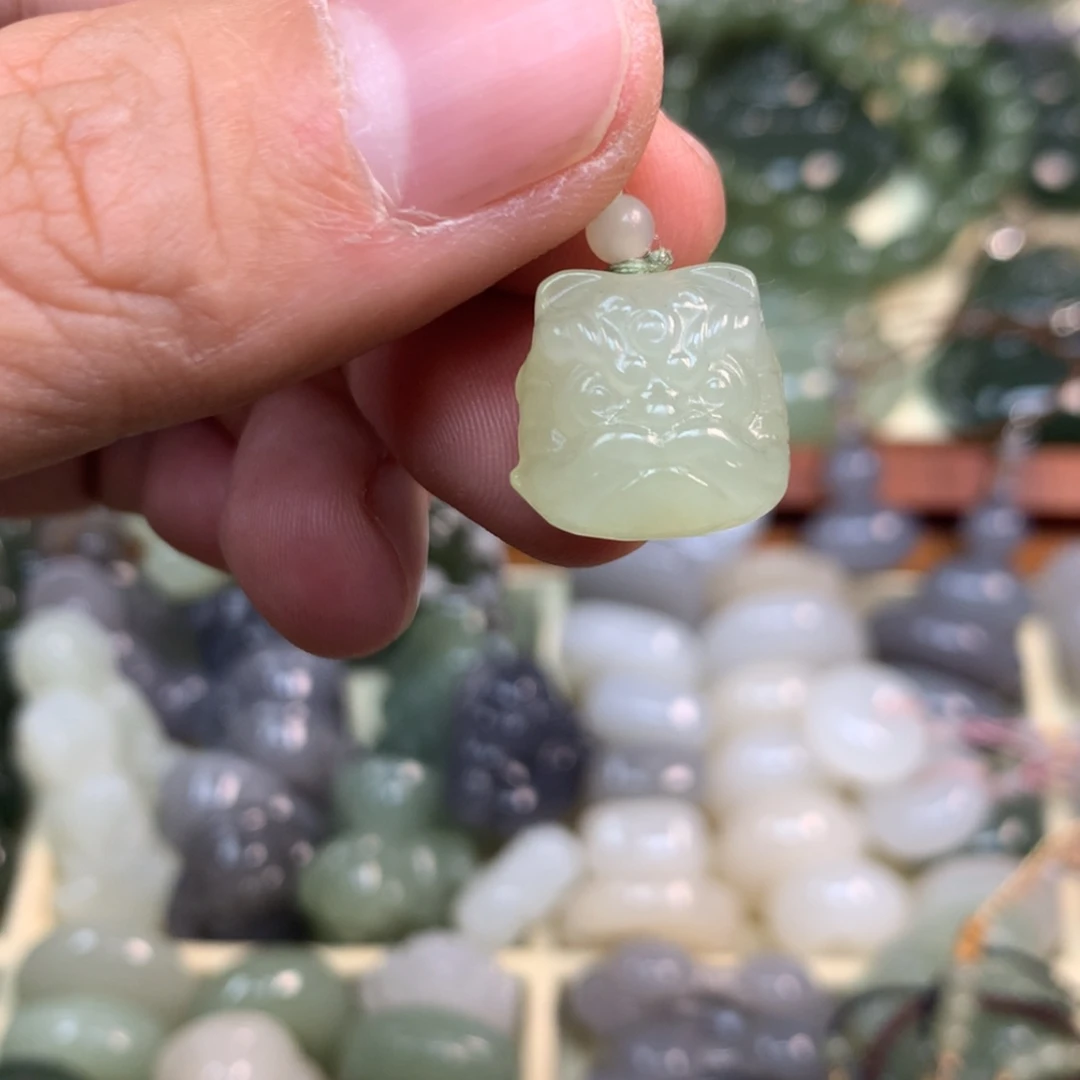 【闪购商品】颈饰未镶嵌和田玉