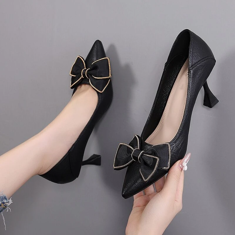 细跟单鞋女年新款春季尖头中跟舒适女鞋不累软底浅口高跟皮鞋爆款