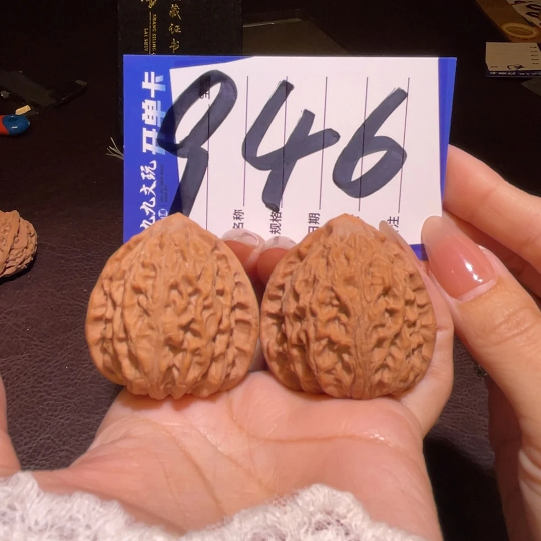文玩核桃把件41金牛
