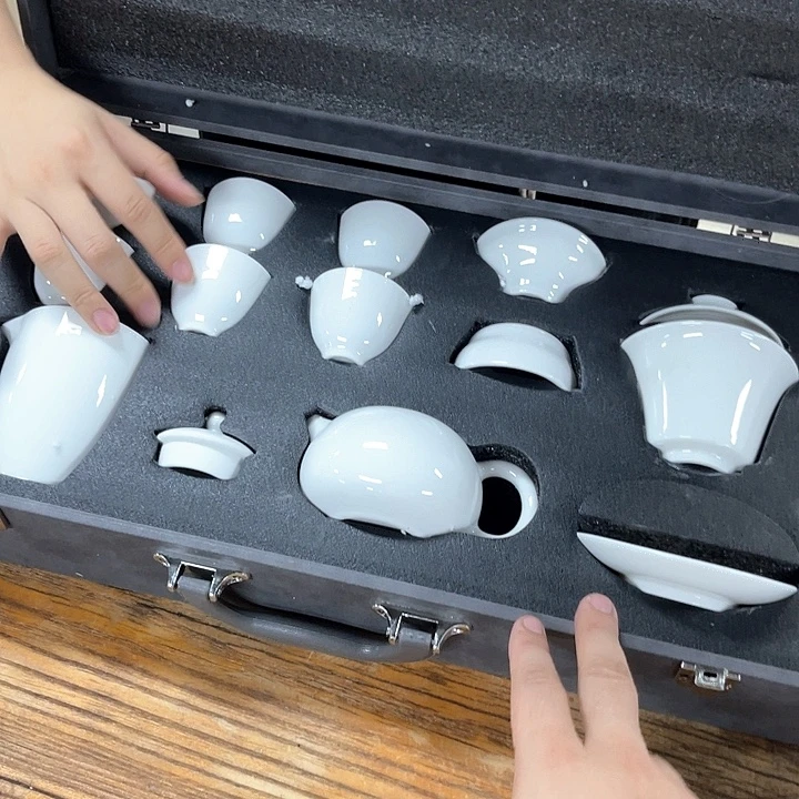 孤品茶具套装等。