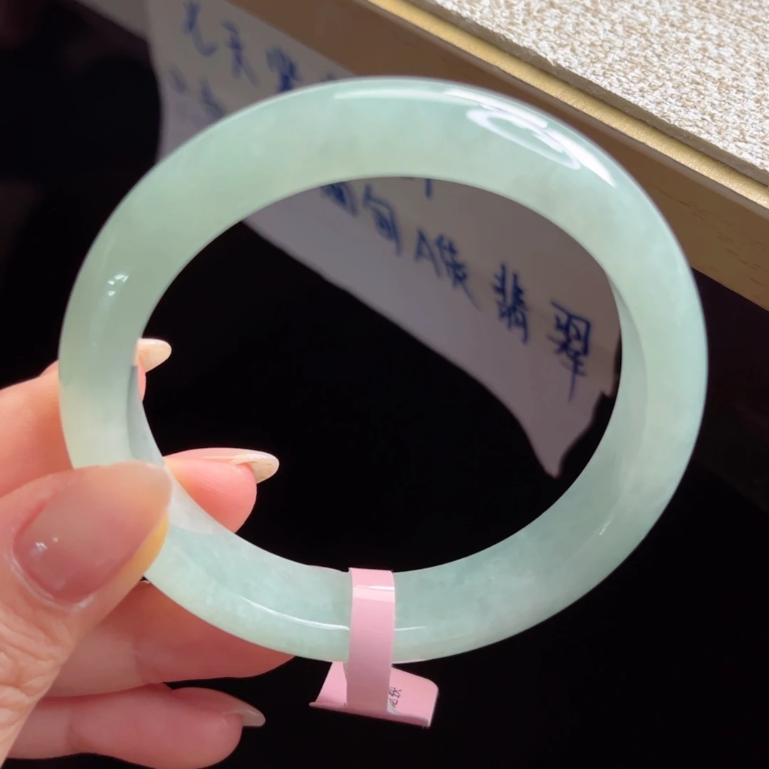 未镶嵌手镯翡翠手镯