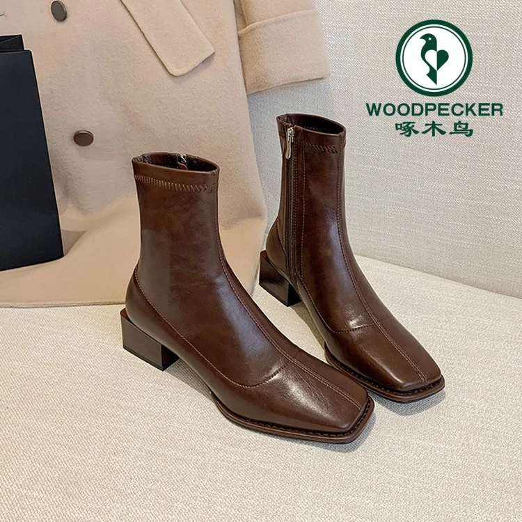 啄木鸟棕色方头小短靴女2025年秋冬季新款法式粗跟弹力瘦瘦靴子女